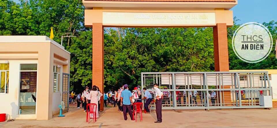 Học sinh trở lại trường sau kỳ nghỉ dài phòng chống dịch Covid-19