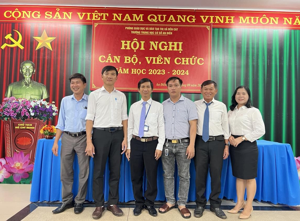 Hội nghị cán bộ viên chức