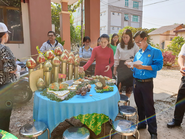 Tham gia Hội thi Bánh tét tại Liên đoàn lao động thị xã Bến Cát